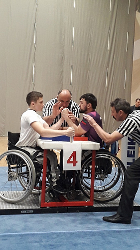 Сборная команда Республики Дагестан выиграла общекомандный зачет чемпионата России по армрестлингу спорта лиц с ПОДА в Сочи