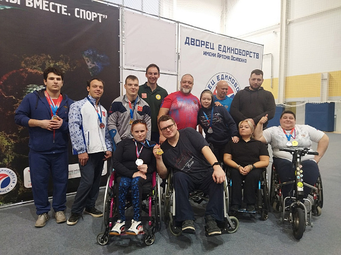 Жаворонкова и Джамалов стали победителями абсолютного зачета Кубка России по пауэрлифтингу спорта лиц с ПОДА