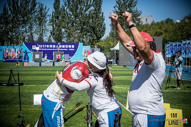 Россияне выиграли  золотую, серебряную и бронзовую медали  по итогам третьего дня чемпионата мира по стрельбе из лука спорта лиц с ПОДА в Китае 