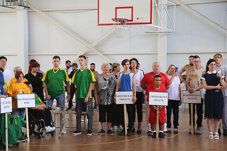 Всероссийскую летнюю спартакиаду детей-инвалидов с поражением ОДА и соревнования по футболу ампутантов торжественно открыли в Грозном