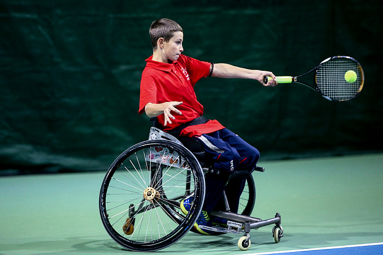 43 спортсмена из 11 регионов страны разыграли медали чемпионата России по теннису на колясках