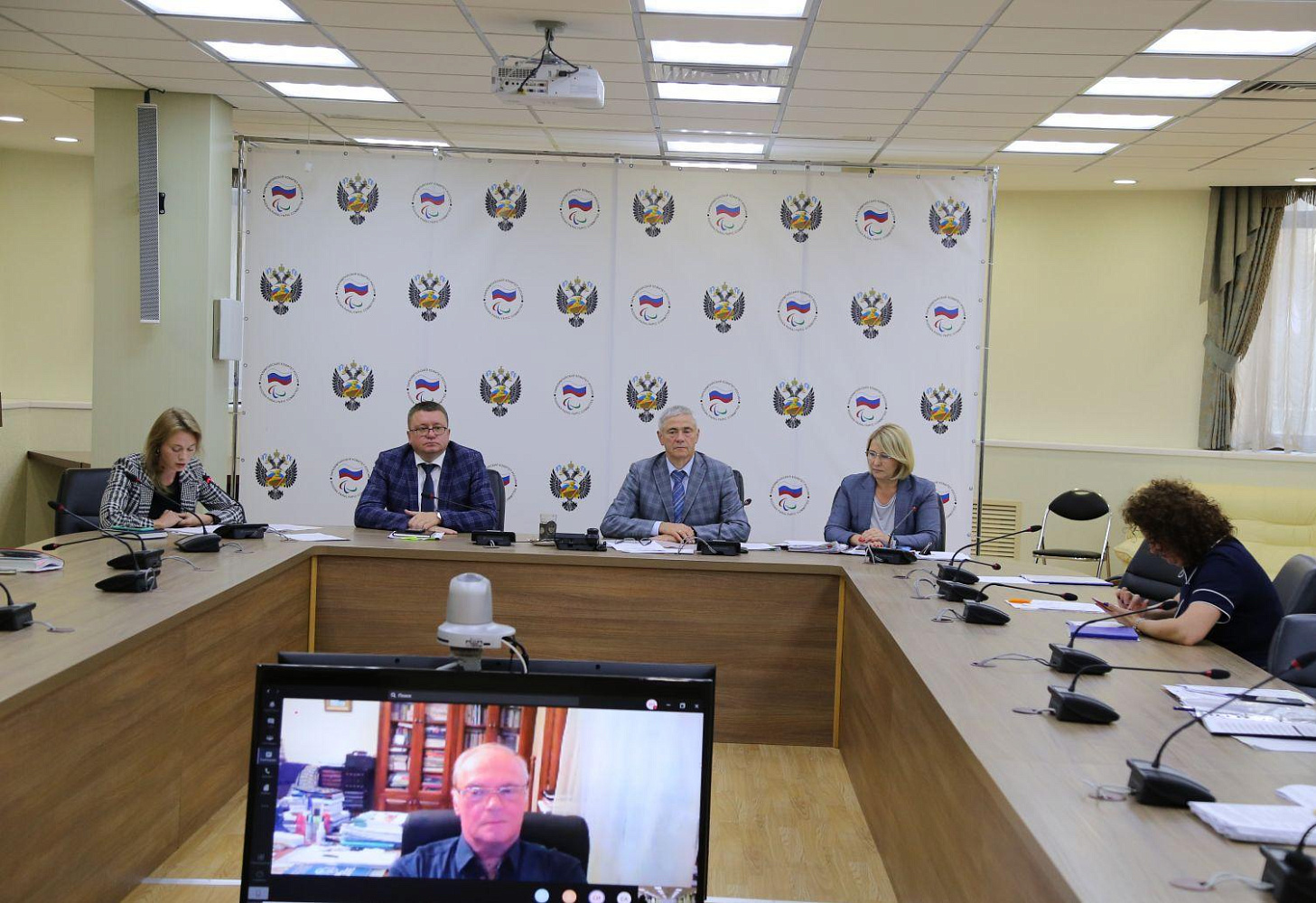 П.А. Рожков в офисе ПКР провел совместное заседание Бюро рабочих групп ПКР по подготовке паралимпийских команд России к участию в XVI Паралимпийских летних играх Токио-2020  и XIII Паралимпийских зимних играх Пекин-2022