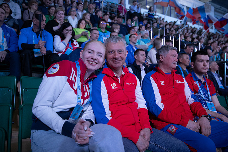 Более 300 ветеранов специальной военной операции приняли участие в первом Всероссийском «Кубке Защитников Отечества» по зимним видам спорта