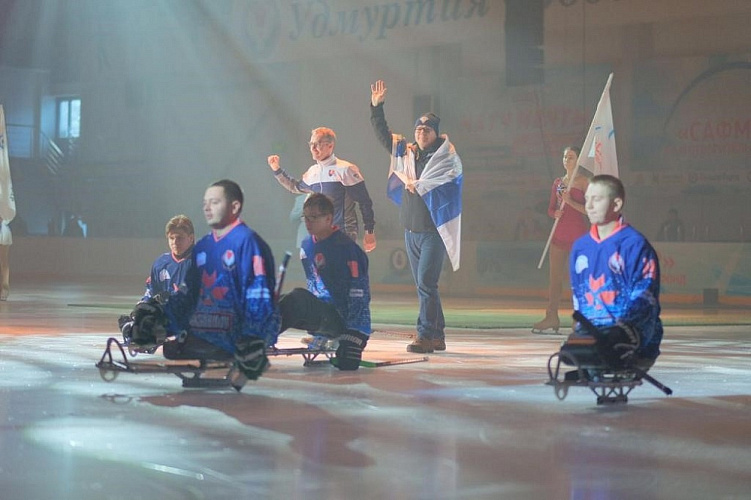 А.А. Строкин в г. Ижевске принял участие в церемонии открытия и просмотре соревнований международного турнира по следж-хоккею среди детско-юношеских команд «KALASHNIKOV CUP»