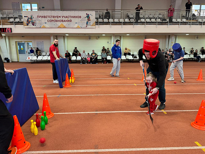 ПКР совместно с региональными отделениями и спортивными федерациями в субъектах РФ провели мероприятия, приуроченные к Международному дню инвалидов