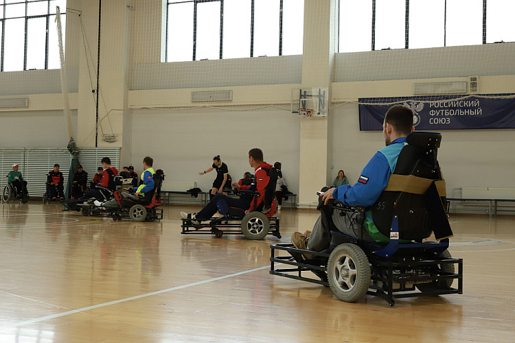 Заместитель руководителя Аппарата ПКР, чемпион Паралимпийских игр по футболу лиц с заболеванием ЦП И.Е. Потехин в г. Казани принял участие в церемонии открытия Всероссийских соревнований по футболу лиц с ОВЗ «Стальная воля»