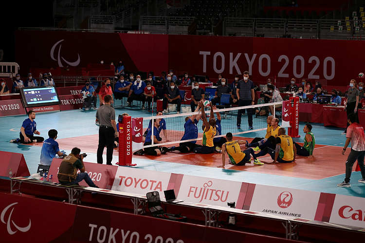 П.А. Рожков, А.А. Строкин в 9-й соревновательный день XVI Паралимпийских летних игр в Токио посетили соревнования по паратхэквондо и полуфинальный матч по волейболу сидя между мужской командой ПКР и сборной Бразилии