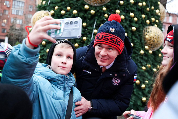 Поздравление Министра спорта России, президента Олимпийского комитета России М.В. Дегтярева с наступающим Новым годом и Рождеством Христовым! Поздравление Министра спорта России, президента Олимпийского комитета России М.В. Дегтярева с наступающим Новым годом и Рождеством Христовым!