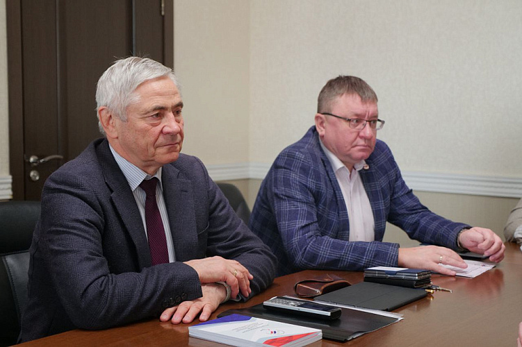 П.А. Рожков в офисе ПКР провел рабочую встречу с и.о. заместителя председателя Правительства Забайкальского края В.В. Бессоновой и министром физической культуры и спорта Забайкальского края А.К. Середкиным