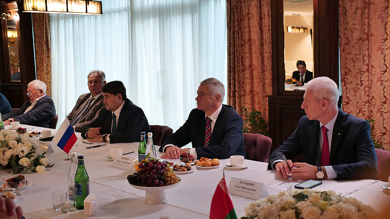 В Сочи в рамках Летних Игр Паралимпийцев «Мы вместе. Спорт» состоялась встреча И.Е. Левитина с представителями зарубежных команд