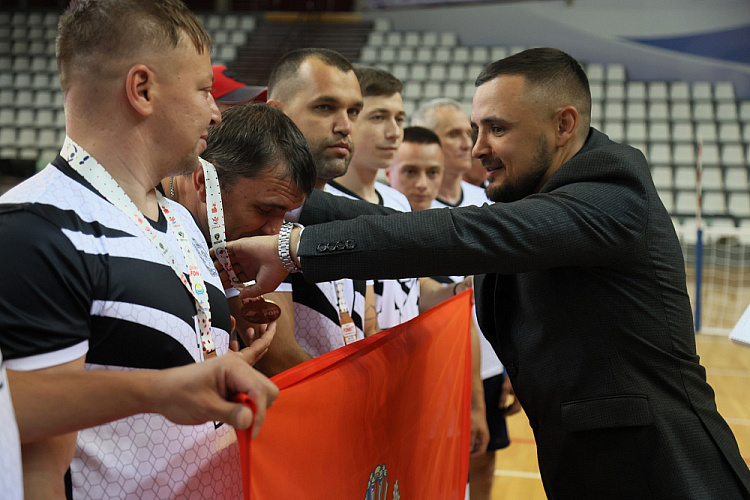 Команда Бурятии выиграла Кубок Фонбет по волейболу сидя среди ветеранов СВО