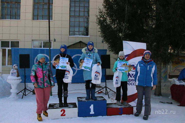 В Бийске прошли традиционные лыжные соревнования «Гонка легенды»
