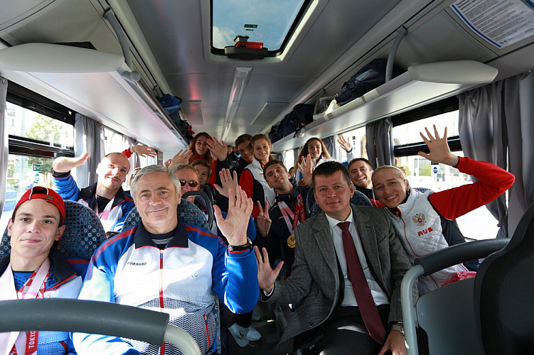 Паралимпийскую сборную России торжественно встретили на Красной площади Паралимпийскую сборную России торжественно встретили на Красной площади