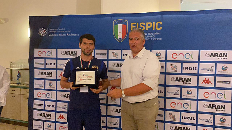 Сборная России завоевала серебряные медали на международных соревнованиях по мини-футболу класс В1 (тотально-слепые спортсмены) в Италии Сборная России завоевала серебряные медали на международных соревнованиях по мини-футболу класс В1 (тотально-слепые спортсмены) в Италии