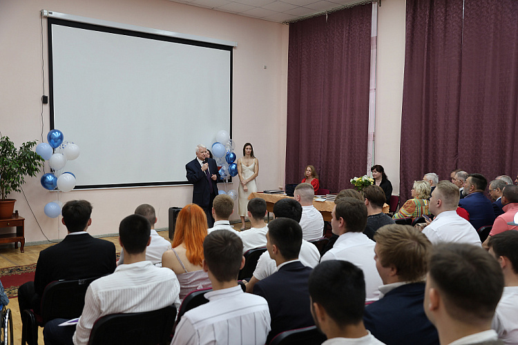  П.А. Рожков в Подольске принял участие в церемонии вручения дипломов выпускникам Подольского социально-спортивного института и Подольского социально-спортивного колледжа  