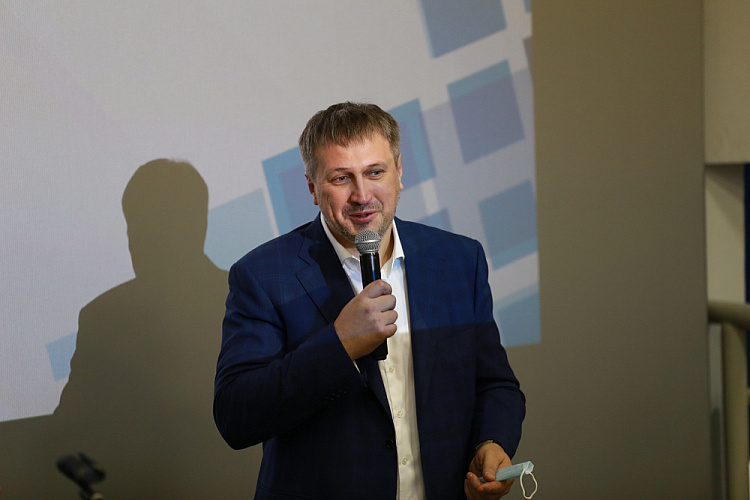 П.А. Рожков совместно с чемпионами и призерами Паралимпийских игр, в г. Дзержинске провели Паралимпийский урок для учеников Дзержинской специальной коррекционной школы