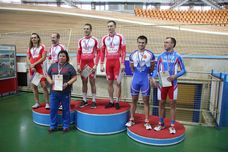 Определены победители чемпионата России по велоспорту-тандем на треке среди лиц с нарушением зрения