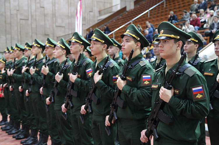 П.А. Рожков в Москве принял участие в торжественной церемонии приведения к военной присяге военнослужащих спортивных рот ЦСКА П.А. Рожков в Москве принял участие в торжественной церемонии приведения к военной присяге военнослужащих спортивных рот ЦСКА