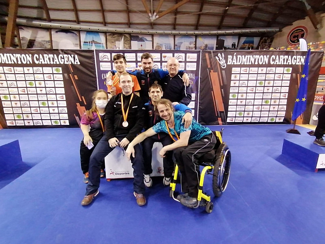 Сборная России по парабадминтону завоевала 9 бронзовых медалей на международных соревнованиях в Испании