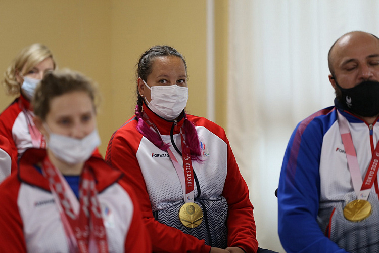О.В. Матыцин в режиме телемоста провел встречу с П.А. Рожковым и чемпионами и призерами XVI Паралимпийских летних игр, находящимися в Паралимпийской деревне  