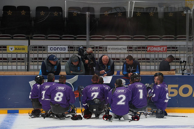 Во Владивостоке завершился Кубок «Герои нашего времени» по следж-хоккею среди ветеранов СВО Во Владивостоке завершился Кубок «Герои нашего времени» по следж-хоккею среди ветеранов СВО