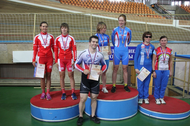 Определены победители чемпионата России по велоспорту-тандем на треке среди лиц с нарушением зрения