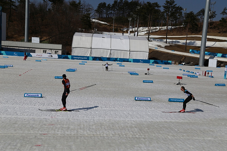 П.А. Рожков в г. Пхенчхан во время медальной церемонии поздравил президента Национального паралимпийского комитета Республики Беларусь Олега Шепеля с завоеванием белорусскими спортсменами 3 золотых, 4 серебряных и 2 бронзовых медалей на Паралимпиаде-2018