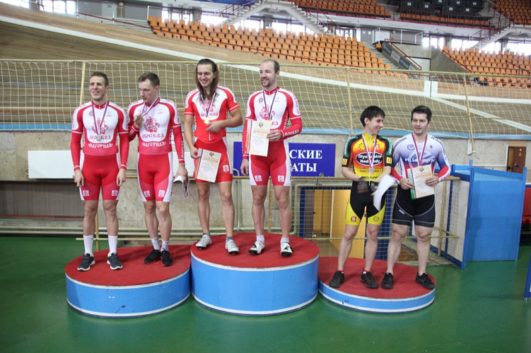 Определены победители чемпионата России по велоспорту-тандем на треке среди лиц с нарушением зрения