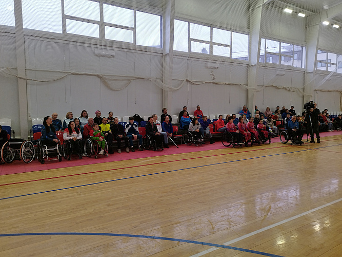 П.А. Рожков в Пересвете принял участие в церемониях открытия и награждения, а также просмотре Кубка России и Всероссийских детско-юношеских соревнований по лыжным гонкам и биатлону спорта лиц с ПОДА