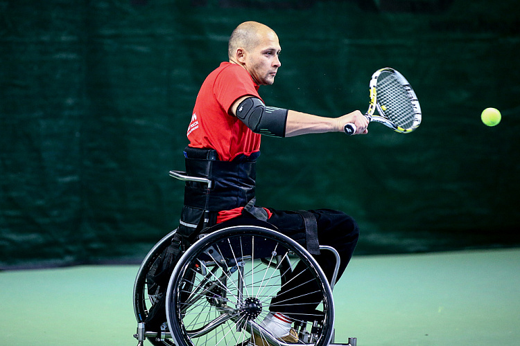 43 спортсмена из 11 регионов страны разыграли медали чемпионата России по теннису на колясках