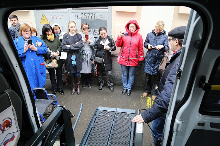 А.А. Строкин, О.В. Семенова в актовом зале ПКР вручили специалистам подразделений Министерства социального развития Московской области удостоверения о повышении квалификации