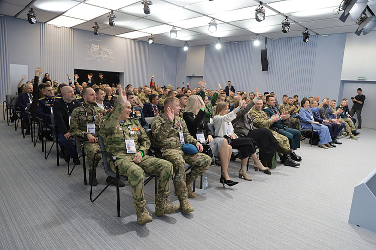 Руководители ПКР приняли участие в форуме ветеранов боевых действий «Вместе победим!»