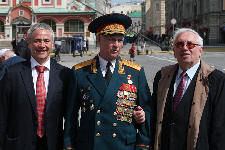 В.П. Лукин, П.А. Рожков, Л.Н. Селезнев на Красной площади приняли участие в просмотре Военного парада в ознаменование 70-летия Победы в Великой Отечественной Войне