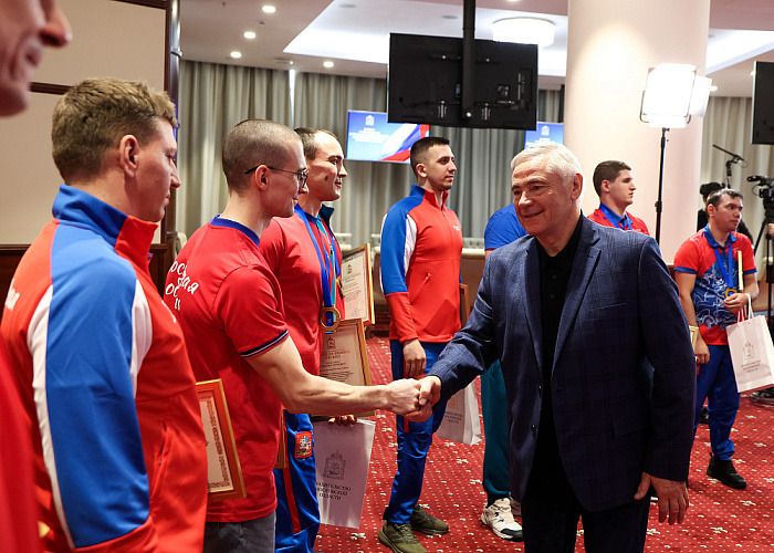 Министр спорта РФ М.В. Дегтярев, Губернатор Московской области А.Ю. Воробьев, президент ПКР П.А. Рожков встретились с подмосковной командой по итогам выступления на зимнем Кубке Защитников Отечества Министр спорта РФ М.В. Дегтярев, Губернатор Московской области А.Ю. Воробьев, президент ПКР П.А. Рожков встретились с подмосковной командой по итогам выступления на зимнем Кубке Защитников Отечества