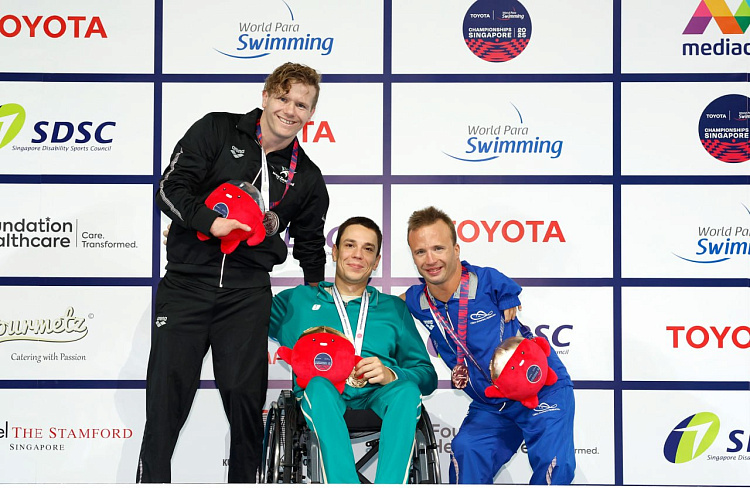Российские паралимпийцы завоевали 4 золотые, а также по 2 серебряные и бронзовые медали в четвертый день чемпионата мира по плаванию в Сингапуре