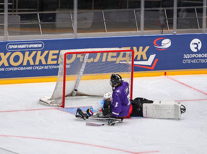 Во Владивостоке состоялось открытие Кубка по следж-хоккею среди ветеранов СВО «Герои нашего времени»