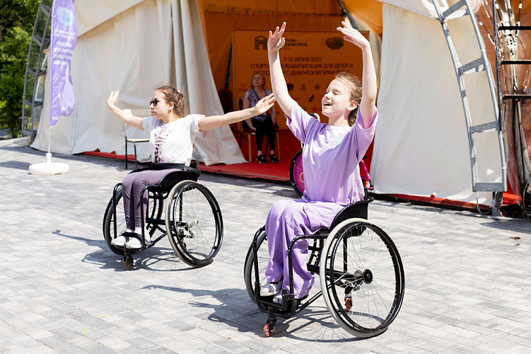 Спортсмены-паралимпийцы провели мастер-классы в рамках фестиваля адаптивного спорта для детей и молодёжи с диагнозом Spina Bifida