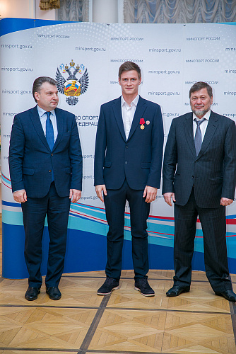 Статс-секретарь, заместитель Министра спорта РФ А.М. Федоров и заместитель Министра спорта РФ О.Х. Байсултанов вручили государственные награды Российской Федерации спортсменам, тренерам и специалистам Паралимпийской сборной России