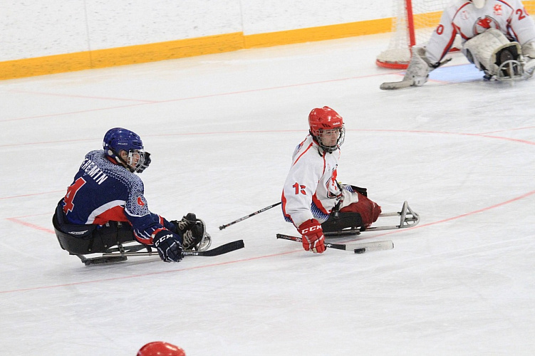 В г. Москве в Ледовом дворце «Умка» стартовал Открытый Кубок по хоккею-следж «Кубок Мужества»