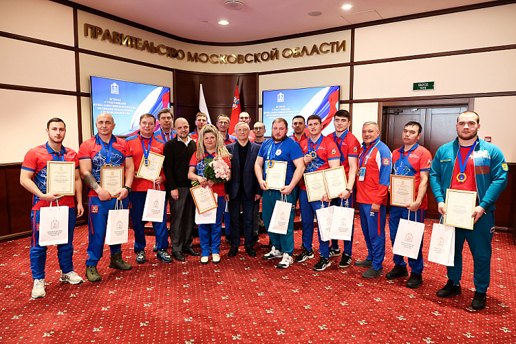 Министр спорта РФ М.В. Дегтярев, Губернатор Московской области А.Ю. Воробьев, президент ПКР П.А. Рожков встретились с подмосковной командой по итогам выступления на зимнем Кубке Защитников Отечества Министр спорта РФ М.В. Дегтярев, Губернатор Московской области А.Ю. Воробьев, президент ПКР П.А. Рожков встретились с подмосковной командой по итогам выступления на зимнем Кубке Защитников Отечества