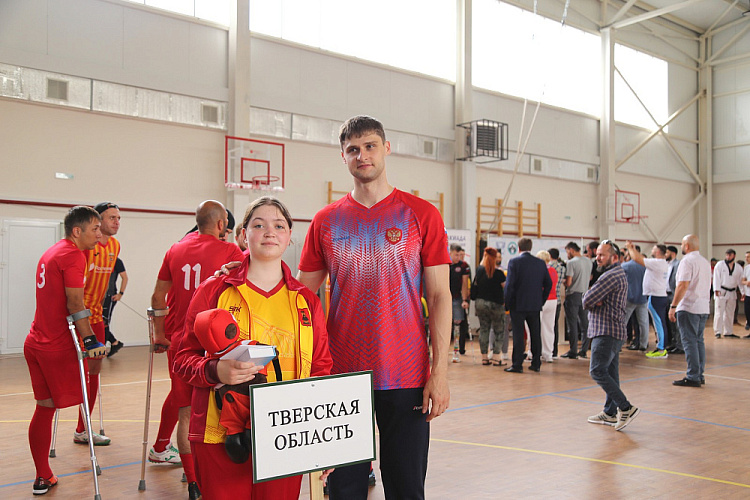 Всероссийскую летнюю спартакиаду детей-инвалидов с поражением ОДА и соревнования по футболу ампутантов торжественно открыли в Грозном