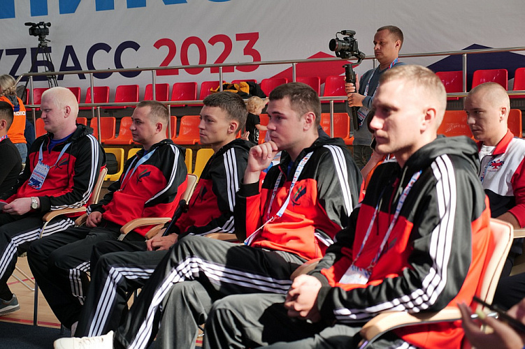 ПКР в г. Белово провел Паралимпийский урок для участников межрегиональных соревнований ветеранов СВО «Кубок Защитников Отечества»