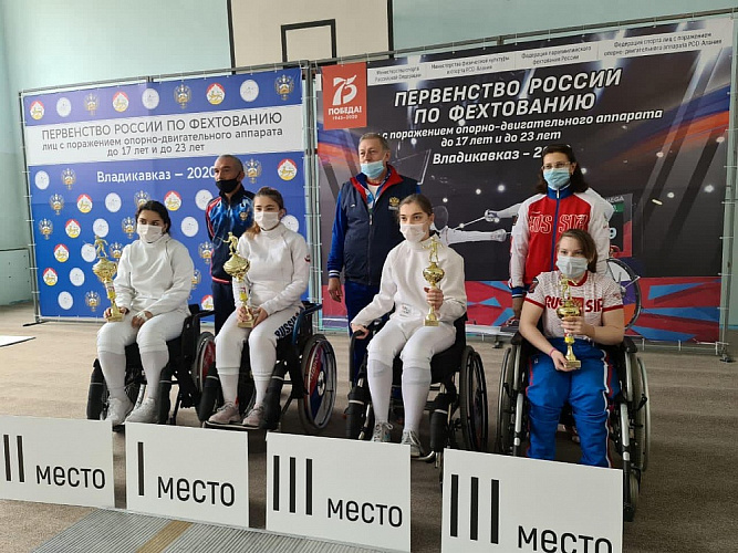 Определены победители и призеры первенства России по фехтованию на колясках