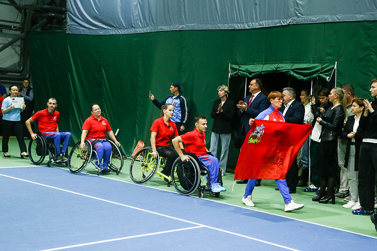 43 спортсмена из 11 регионов страны разыграли медали чемпионата России по теннису на колясках