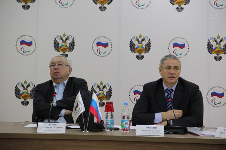 В.П. Лукин в зале Исполкома Дома паралимпийского спорта провел заседание Исполкома ПКР