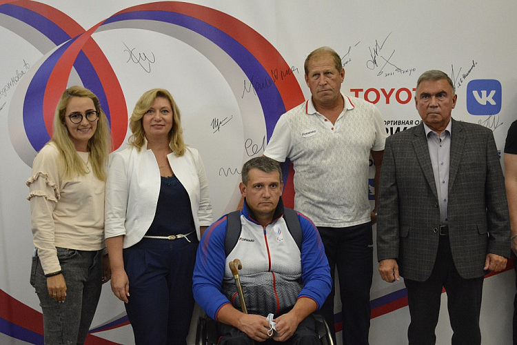 В Москву с Паралимпийских игр в Токио прибыла вторая группа спортсменов команды ПКР