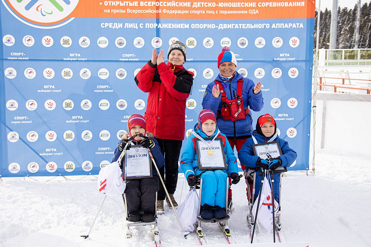 В Ханты-Мансийске определены победители и призеры главного старта по лыжным гонкам и биатлону спорта лиц с ПОДА спортивного сезона 2023 года