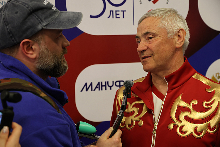 В аэропорту «Внуково» торжественно встретили паралимпийскую сборную России после XIV Паралимпийских зимних игр в Италии