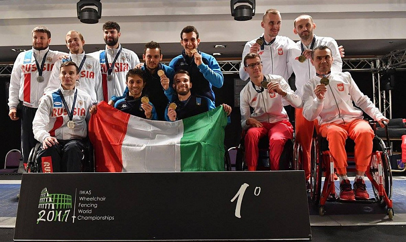 Сборная команда России по фехтованию на колясках завоевала 4 золотые, 5 серебряных и 10 бронзовых медалей по итогам четырех дней чемпионата мира в Италии Сборная команда России по фехтованию на колясках завоевала 4 золотые, 5 серебряных и 10 бронзовых медалей по итогам четырех дней чемпионата мира в Италии