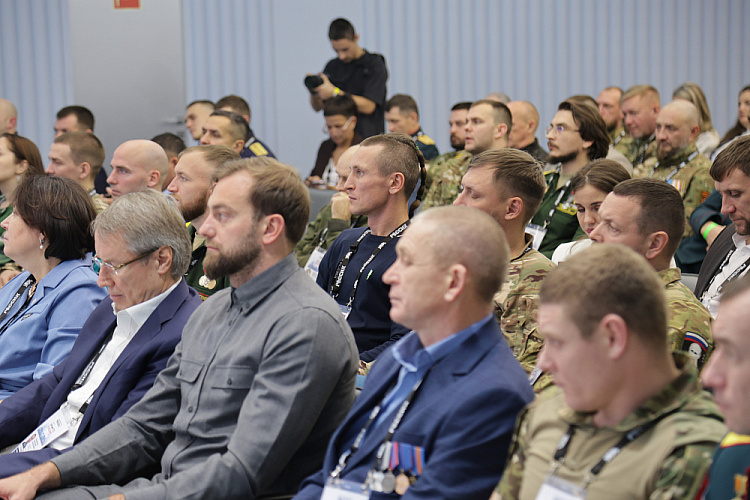 Руководители ПКР приняли участие в форуме ветеранов боевых действий «Вместе победим!»